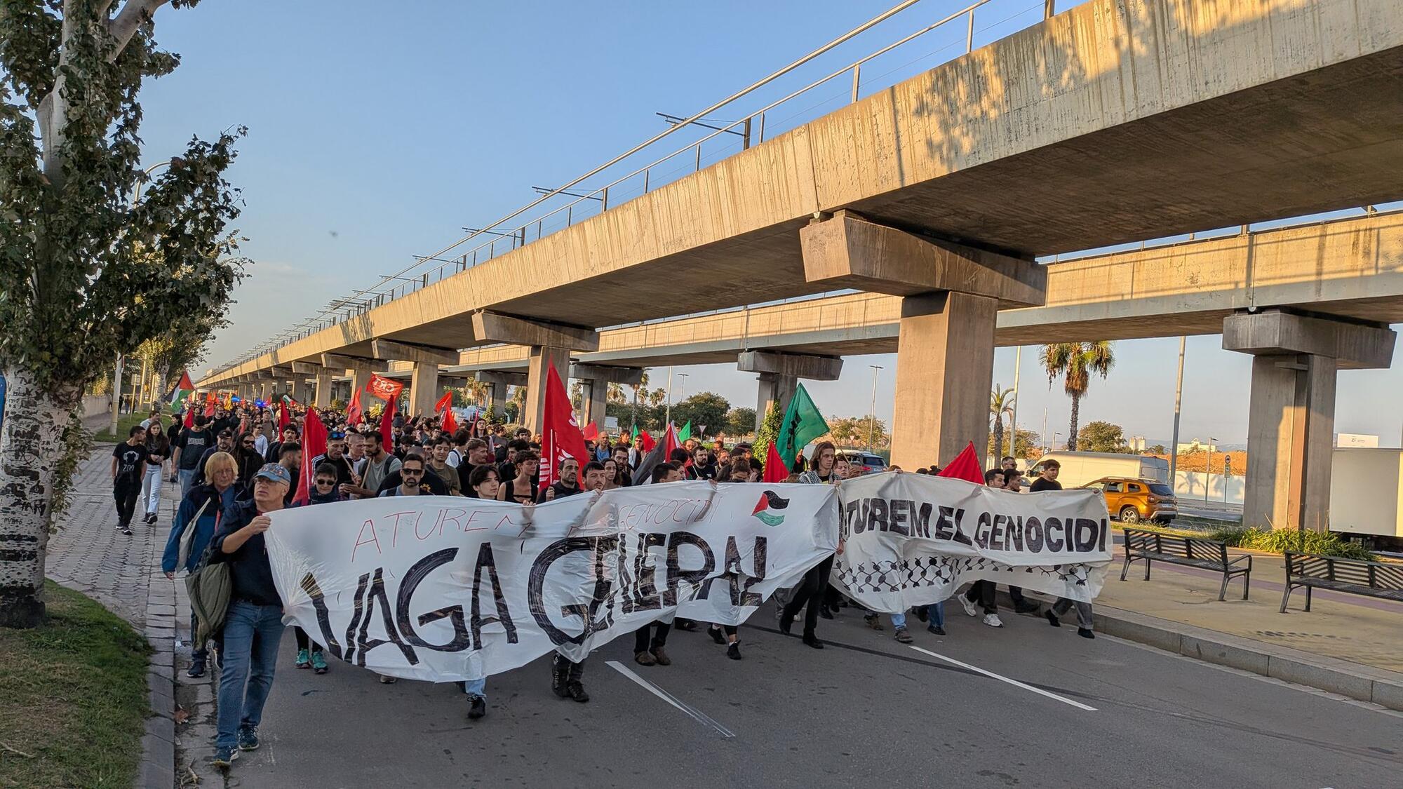 Piquetes en la Zona Franca de Barcelona en las primeras horas del la huelga general del 15-O. Foto: CGT Catalunya